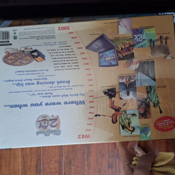 Trivial Pursuit 20th Anniversary edition NIB - Picture 5 of 10